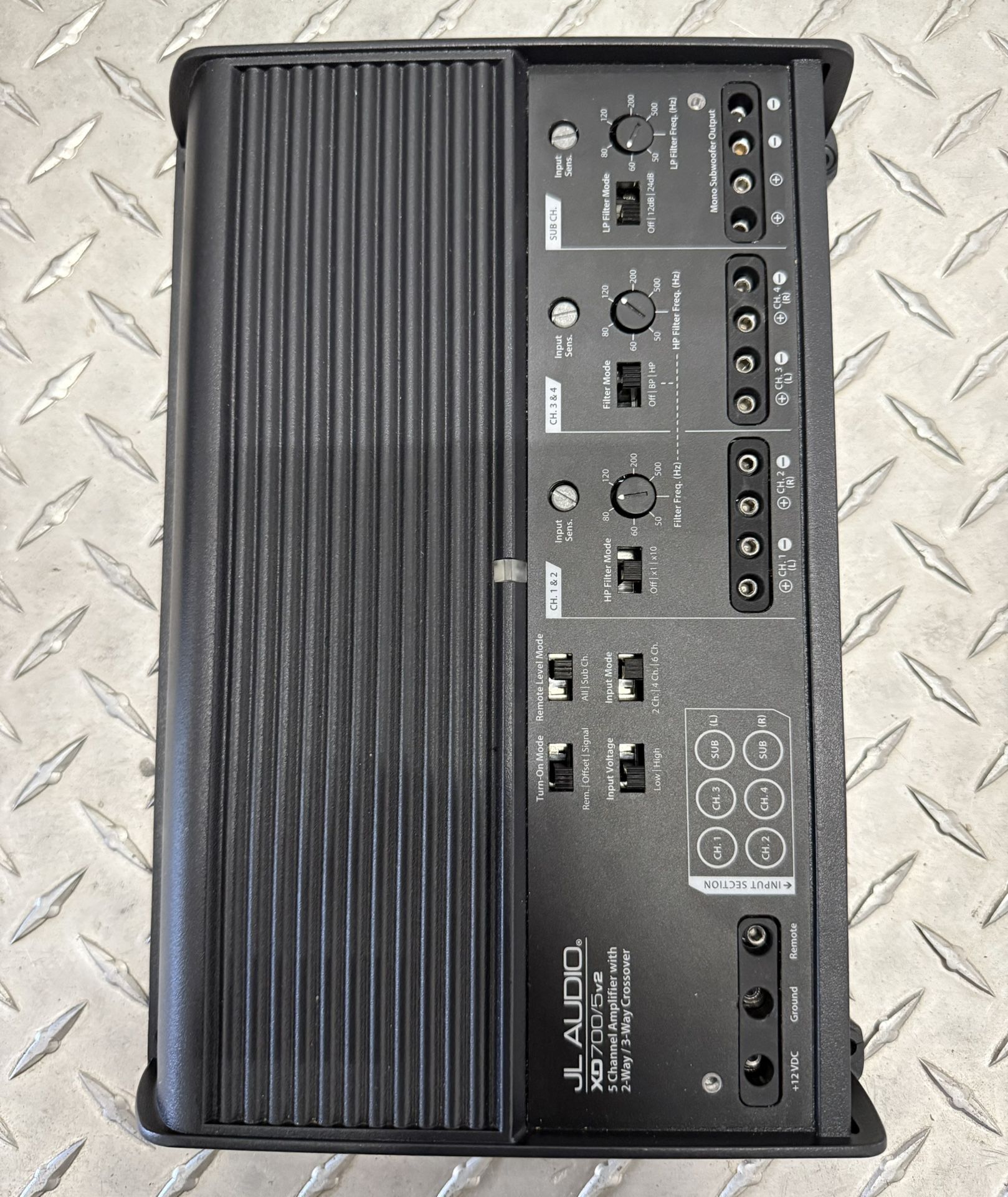 JL Audio XD700/5v2