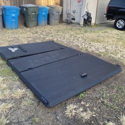 8’ Truck Bed Cover