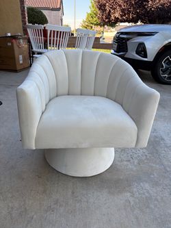 Cozy Barrel chair