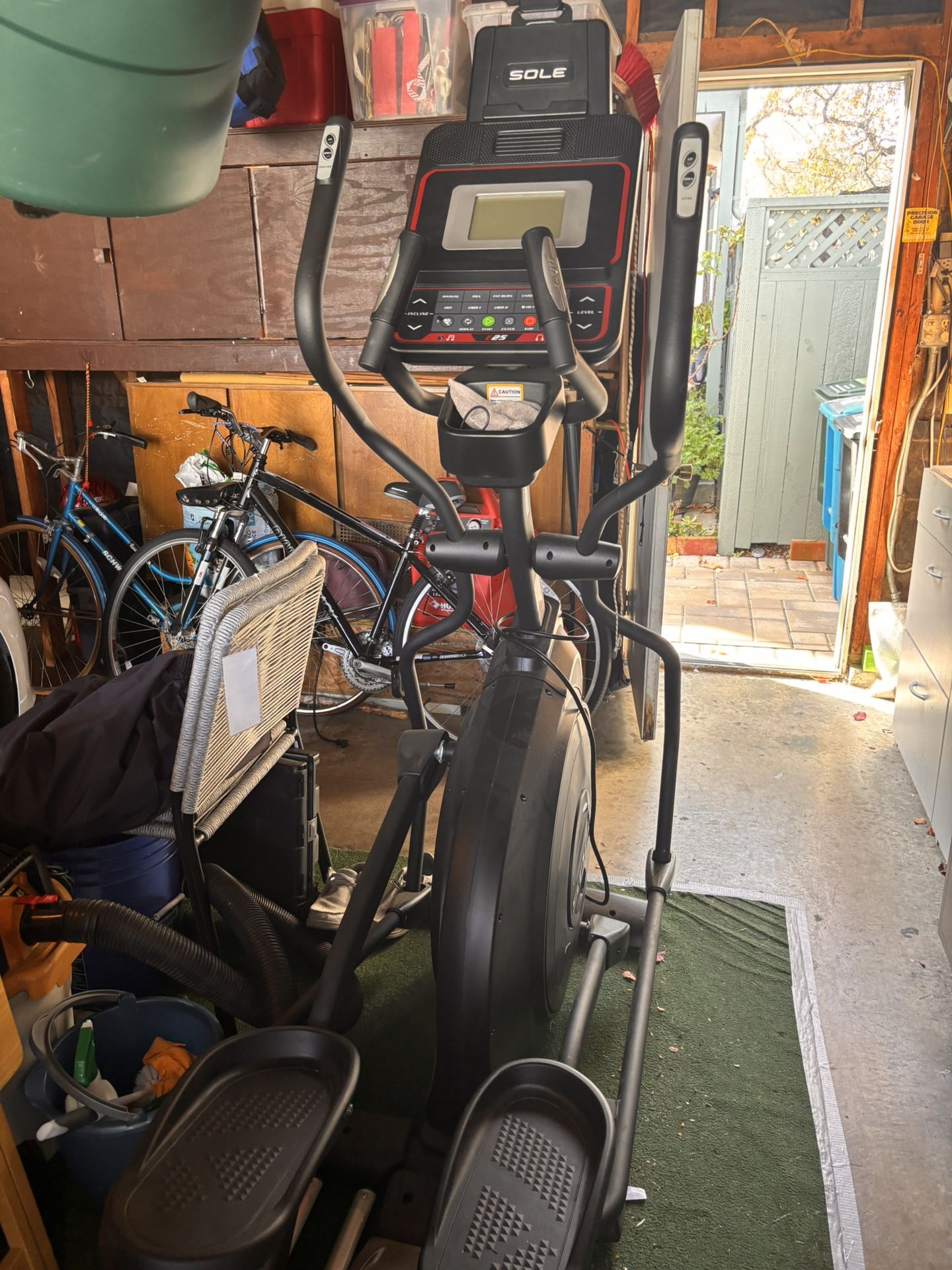 Sole E25 Elliptical (Practically New)