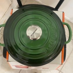 *NIB* Le Creuset Dutch Oven