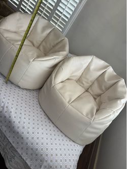 Set of 2 cushion seats