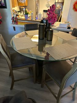 Dining room table, Gingerly used