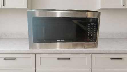 Samsung Microwave Oven (Great Condition)