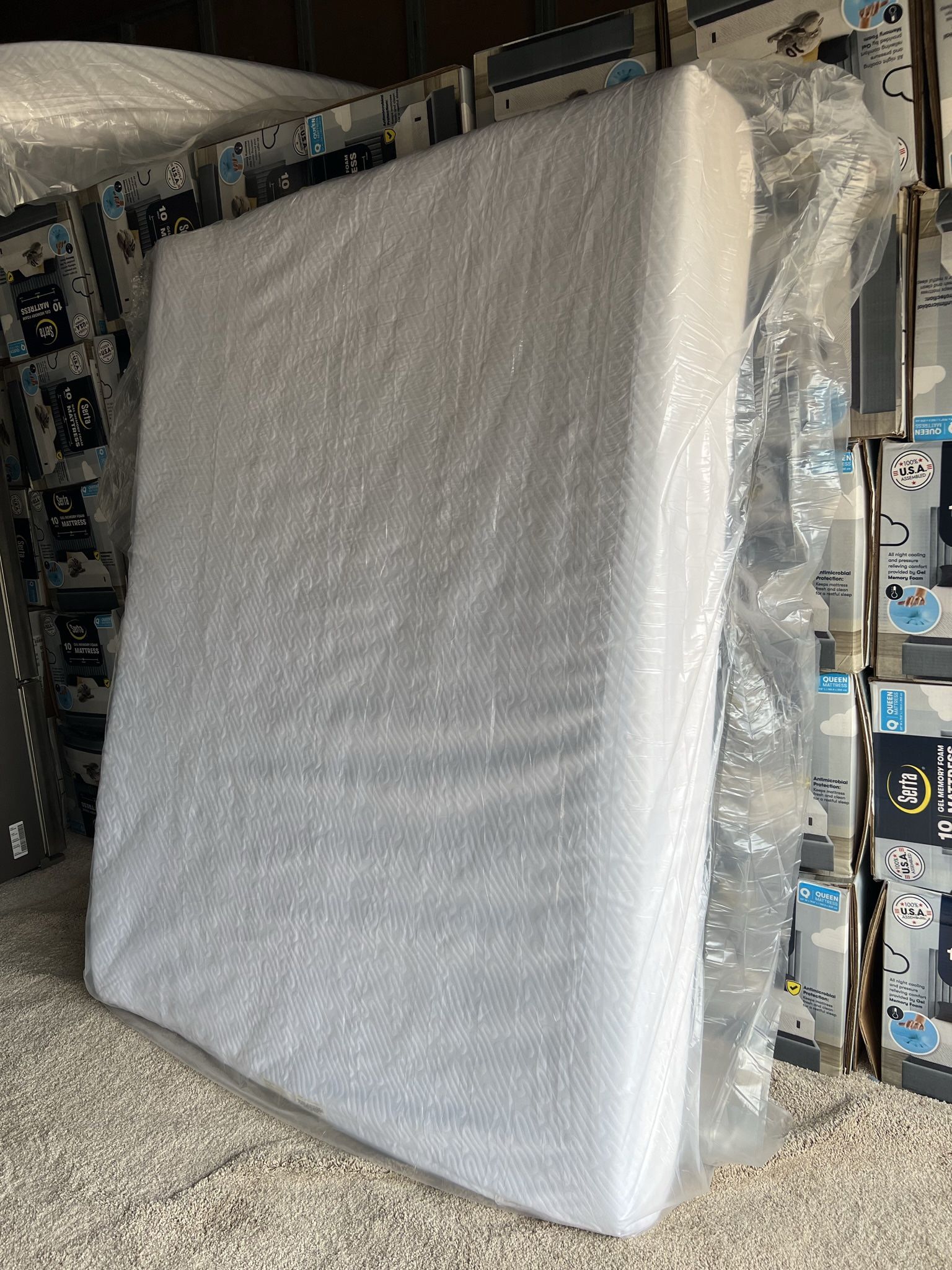 QUEEN MATTRESS SERTA GEL
