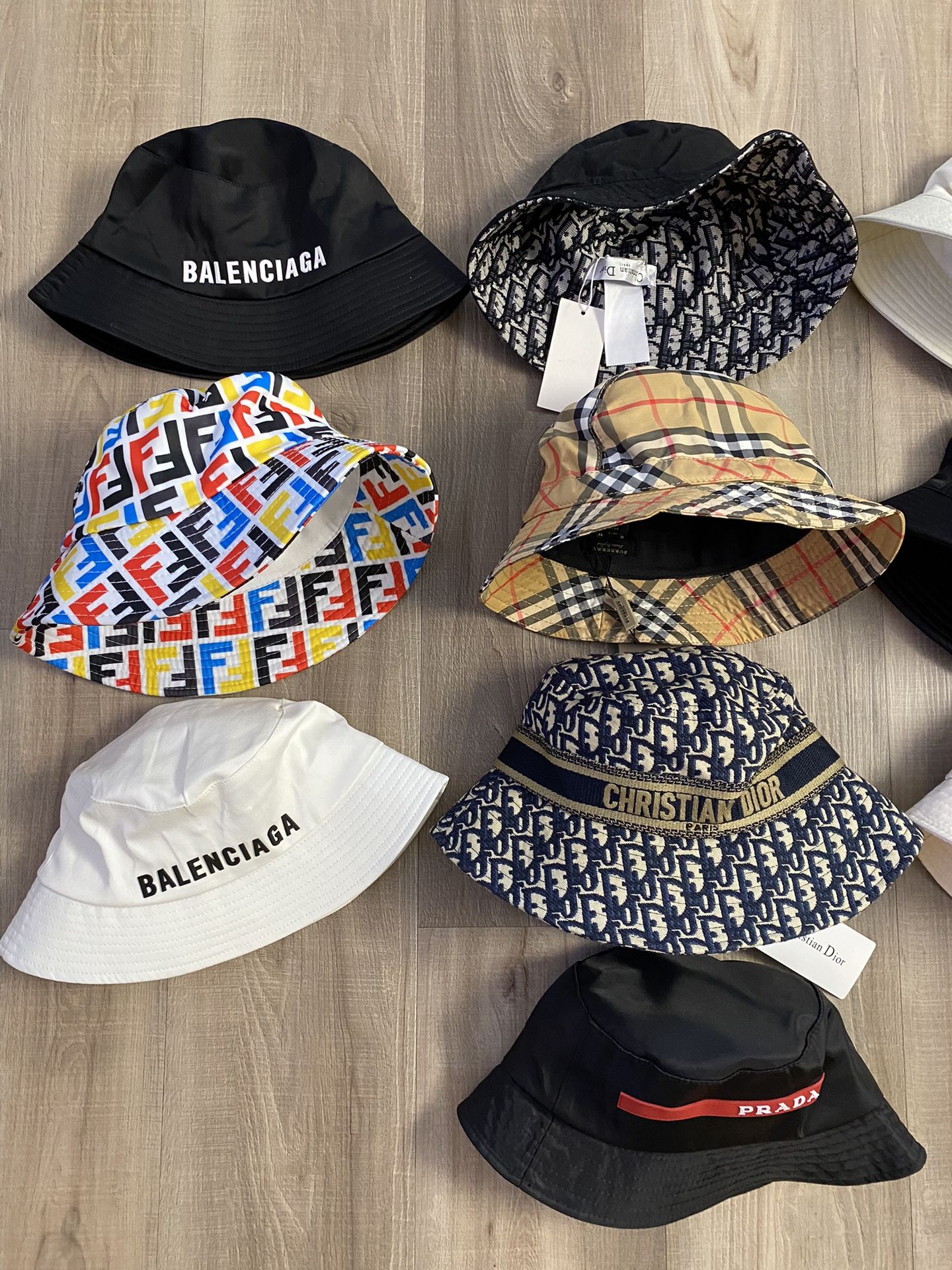 BALENCIAGA BUCKET HAT新品未使用品 - ハット BALENCIAGA BUCKET HAT新品未使用品 - ハット