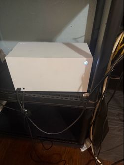 Xbox Series X Digital 1TB with wired controller 400