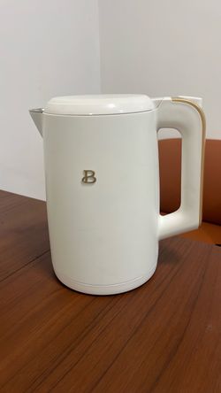 Beautiful Electric Kettle (White, Model KES5212-UL) - Modern & Clean!
