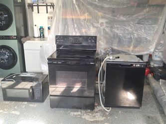 3 GE APPLIANCES; OVER THE RANGE MICROWAVE,  THE RANGE  AND DISHWASHER