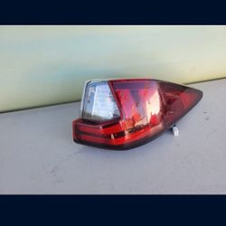 2016 - 2019 LEXUS RX350 RIGHT TAILAMP
PASSENGER SIDE LED GENUINE USED OEM.
AA2
