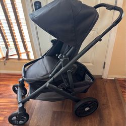 Uppababy vista v2 stroller black
