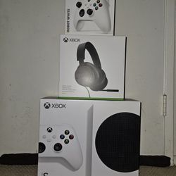 XBOX SERIES S BUNDLE BRAND NEW!!