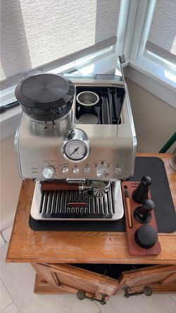 Delonghi La Specialista Expresso maker