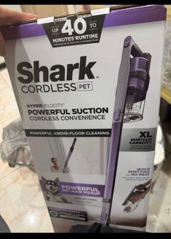 Shark Cordless Pet Stick Vacuum IX141H