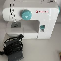 Singer Sewing Machine