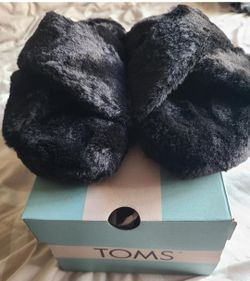 New Tom Slippers Sz 8