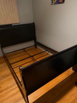 Bkack Wood Sleigh Bed Frame