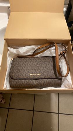 Michael kors crossbody bag