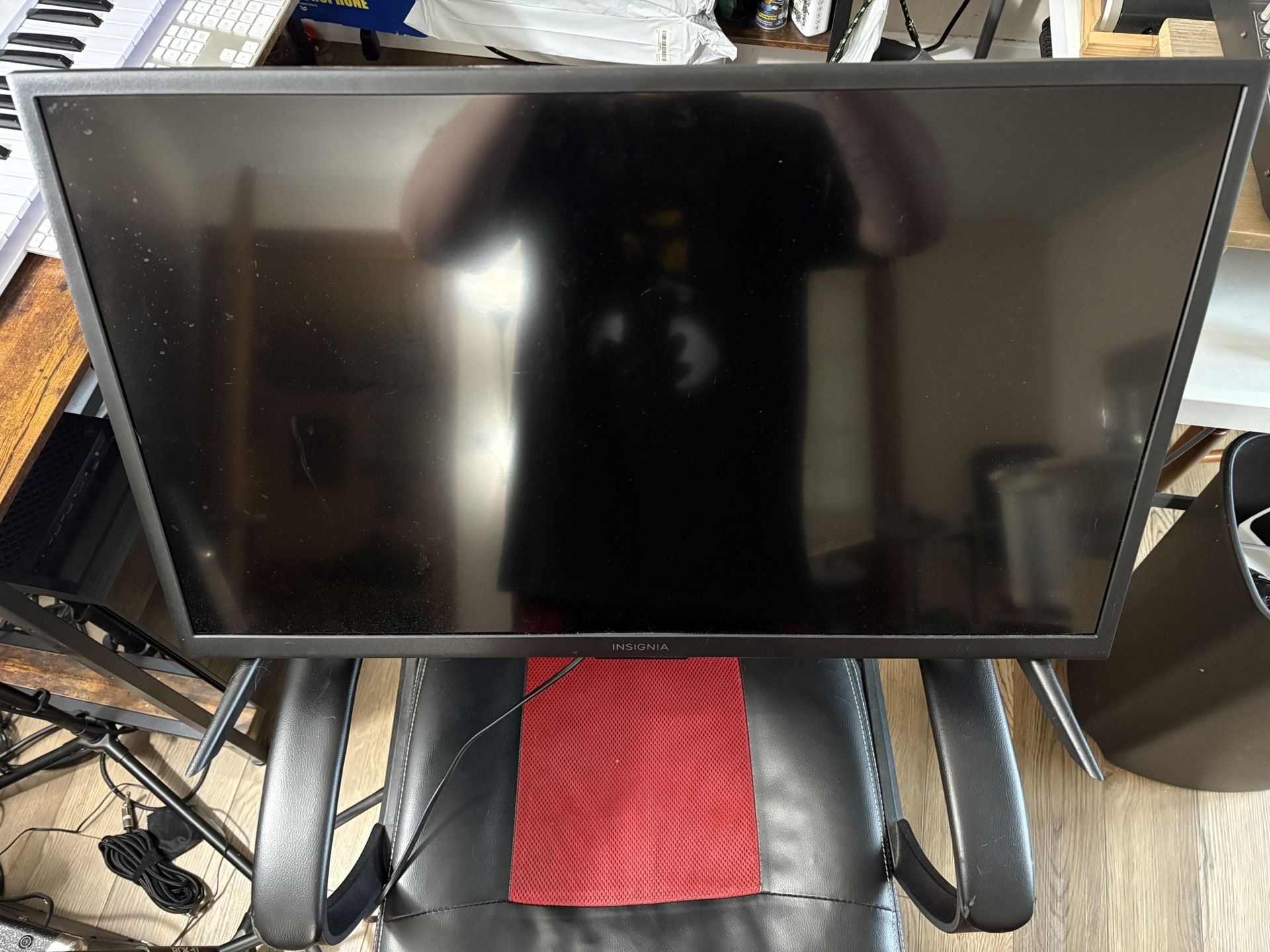 Insignia 32’ Smart TV