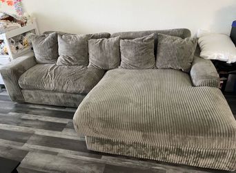 COUCH NEED TO SELL MOVING SUNDAY