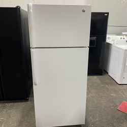 Almost new GE 17.5 cu. ft. Top Freezer Refrigerator in White Retails for $638 can Deliver
