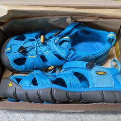 Keen Sandals Youth Size 2