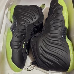 Nike (GS Little Posite One 'Black Volt' Big Kids Basketball Shoes Size 5.5Y
