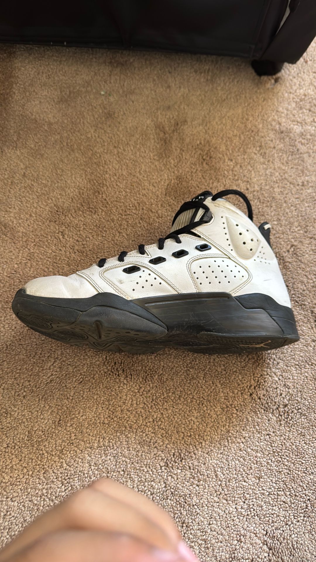 jordan 17 white amd black 9.5