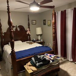 Beautiful Solid Wood Universal Furniture Bedroom Set – Excellent Condition