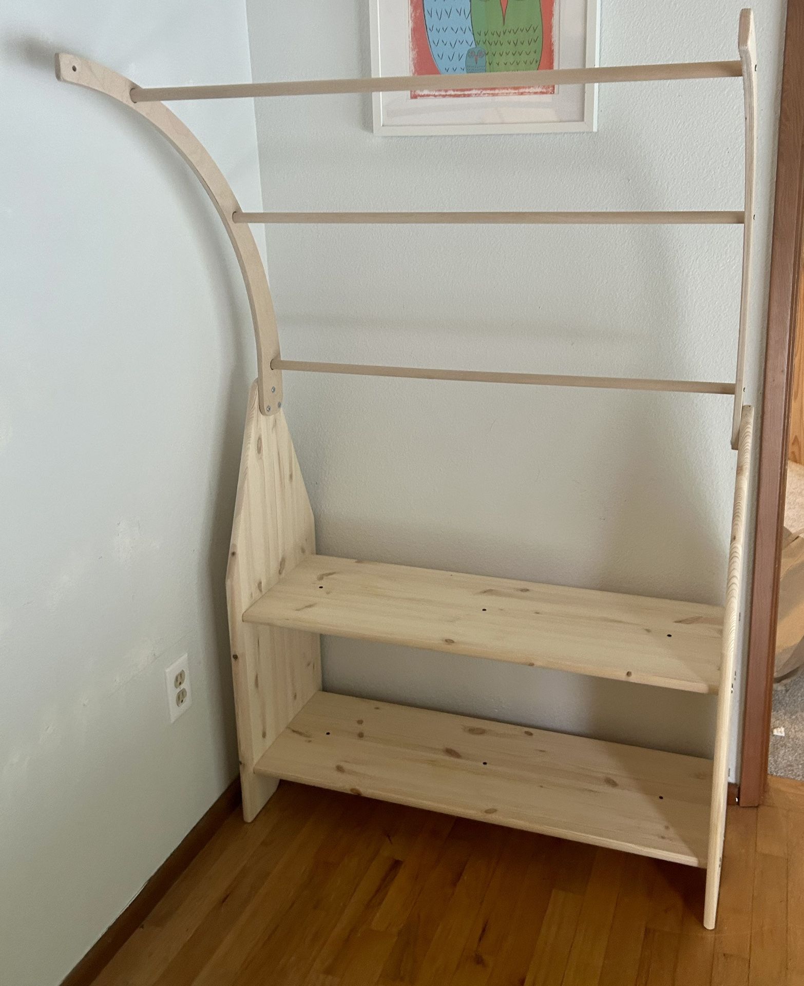 Waldorf Playstand