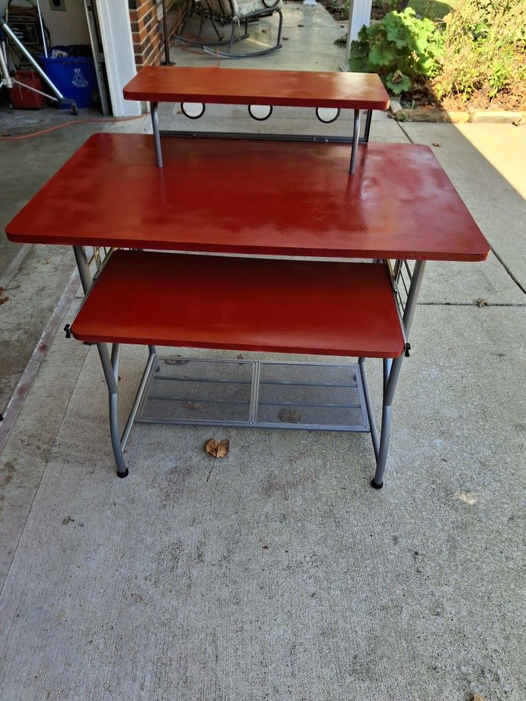 36x36x24 Mesh Metal & Wood Desk