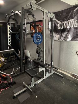 Body-Solid Plate loaded lat pull down with Row pulley