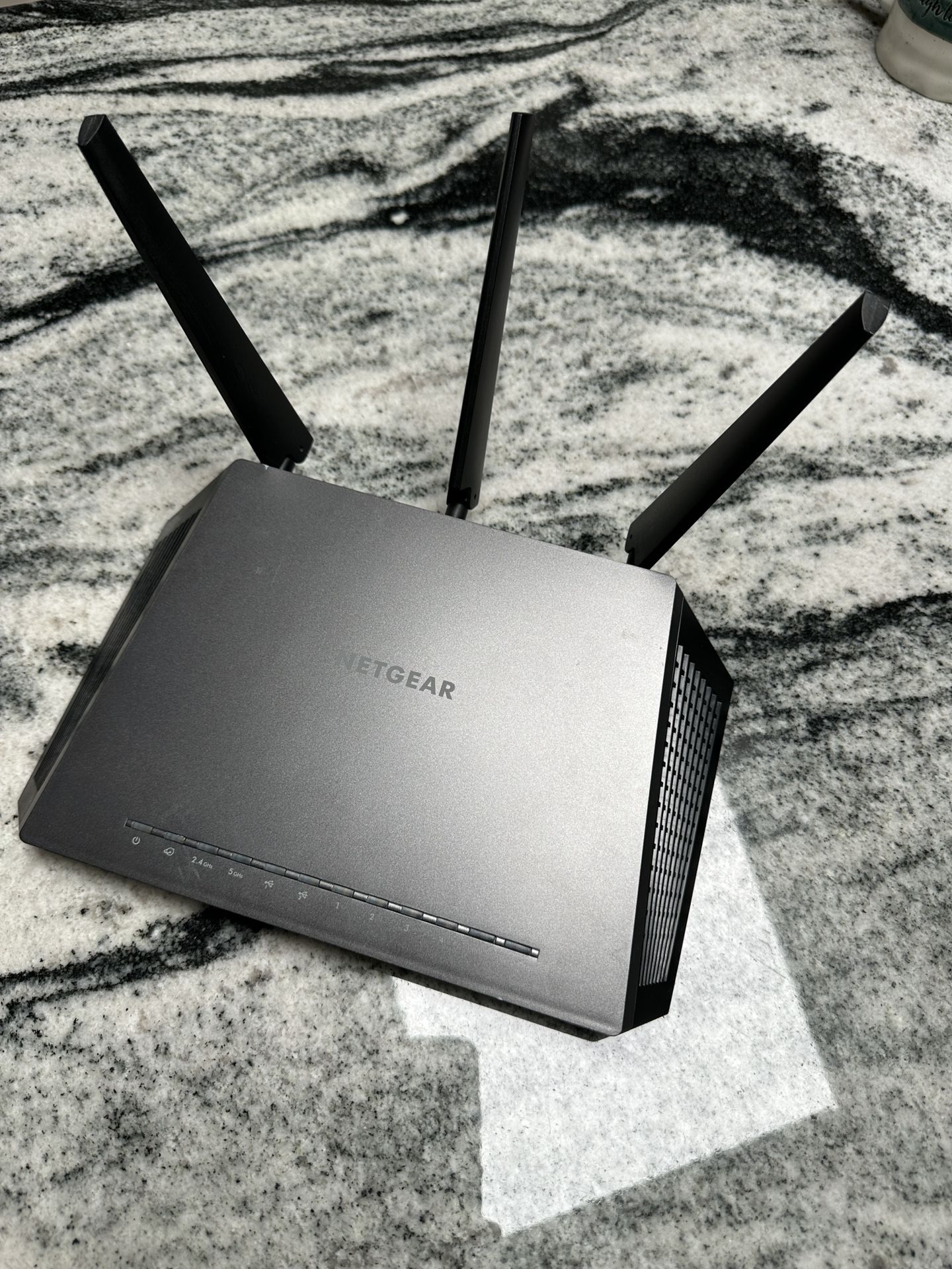 NETGEAR Nighthawk AC2300 Wifi Router (Model RP7000)