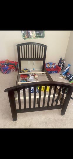 1 Twin Bed **TOYS NOT INCLUDED 