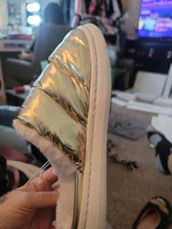 GOLD SLIPPERS