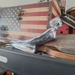 Hood ornament flying lady