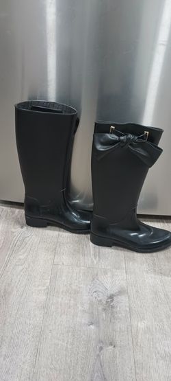 Black rubber boots
