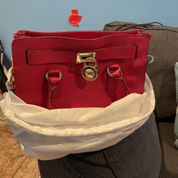 MK  Leather Hamilton Medium Purse