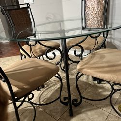 Breakfast Table 4 Chairs