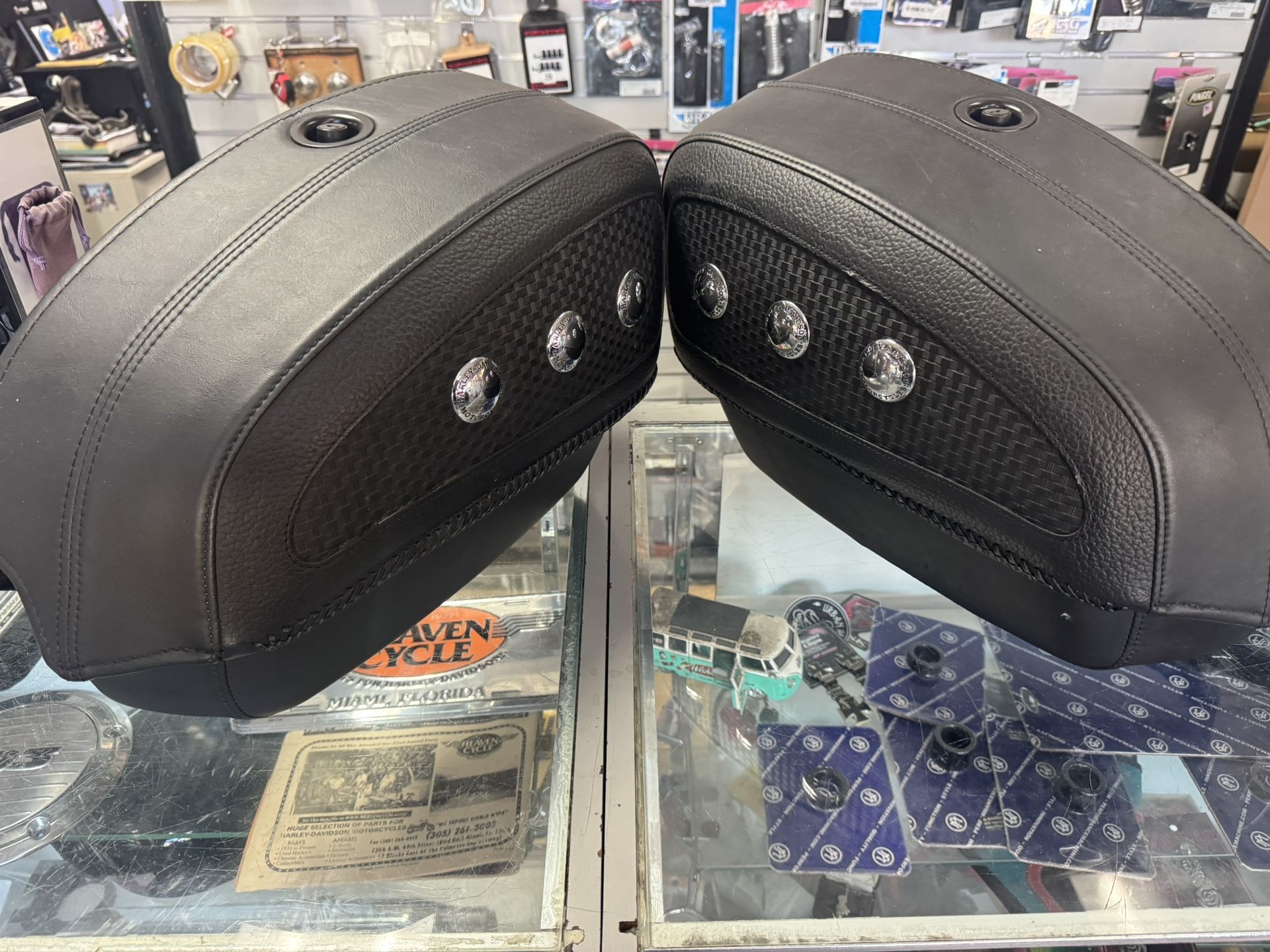 Harley Davidson Softail Deluxe Seat And Saddlebags