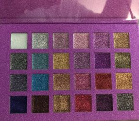 Huda Beauty glitter eyeshadow