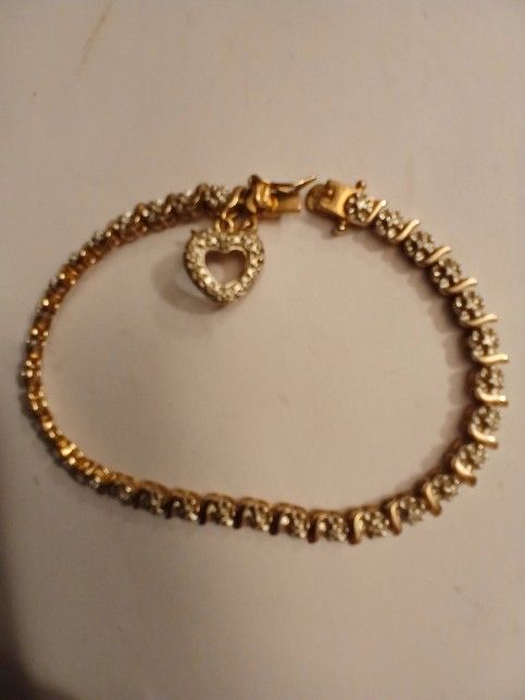 Gold Tone Cz Clasp Heart Bracelet
