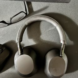 Sony WH-1000XM4