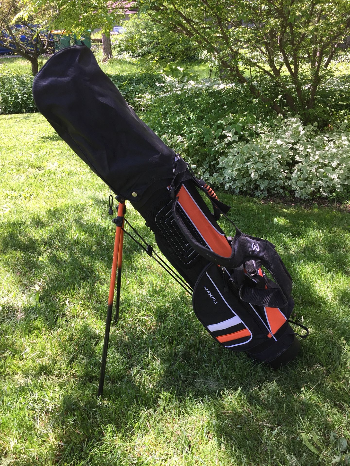 Maxfli Varsity LEFTHanded Starter Golf Clubs, Youth size for Sale in Crystal Lake, IL OfferUp