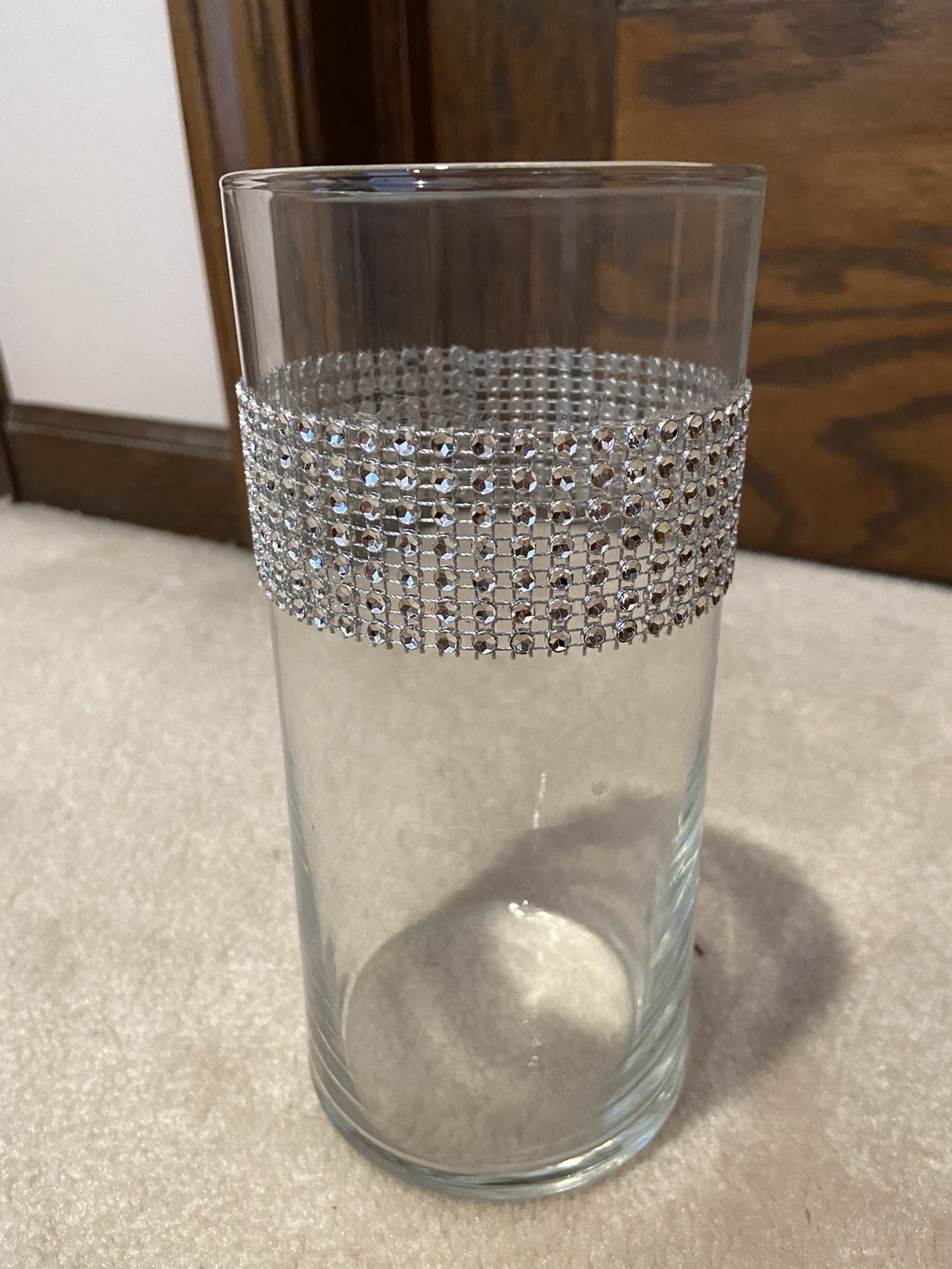 Clear Vase With Diamond Like Band