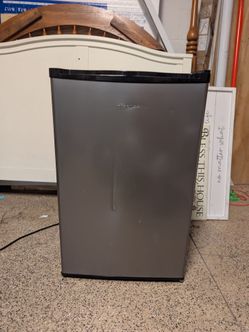 Hisense Mini Fridge
