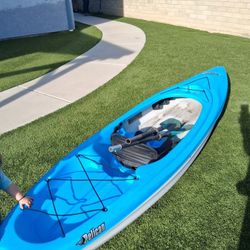Kayak 10' - $150