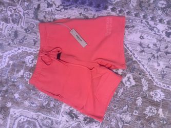 Essentials shorts coral size M