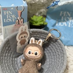 POP MART The Monsters Labubu Pin For Love Vinyl Plush Pendant -‘&‘ NWB