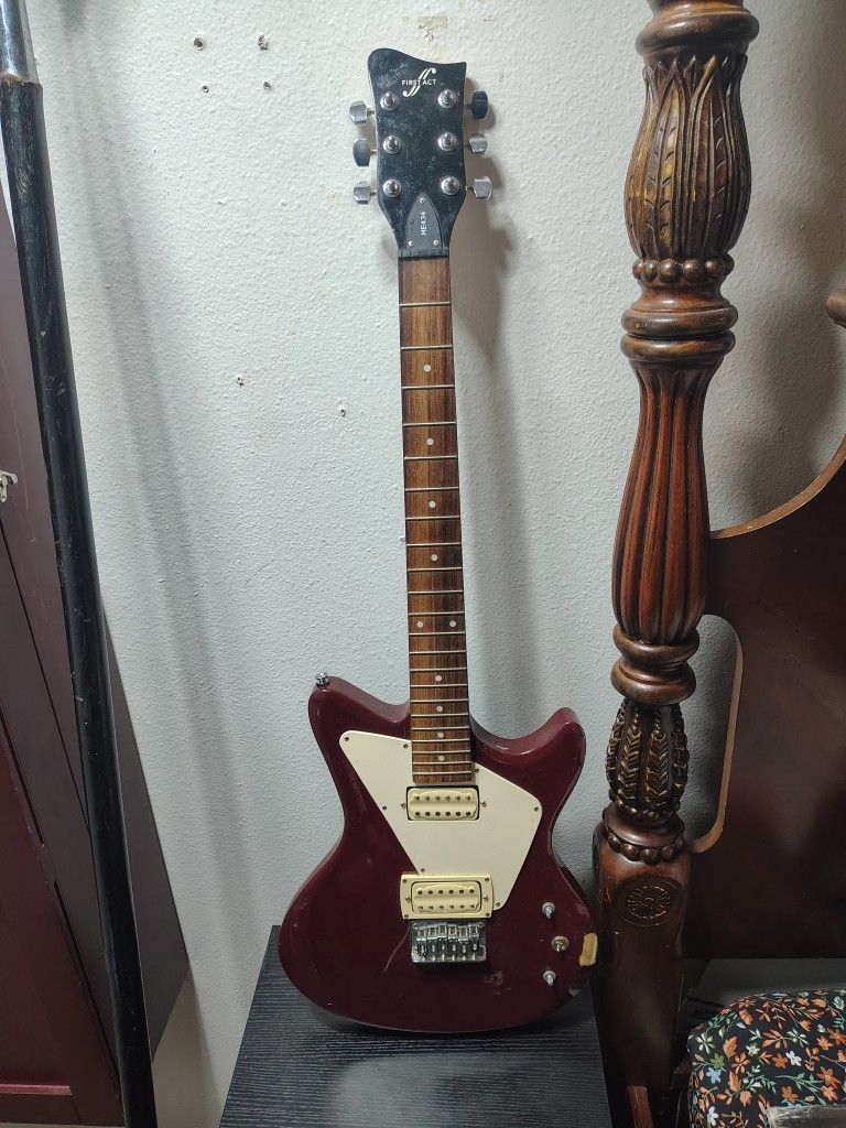 First Act ME434 Offset Electric Guitar